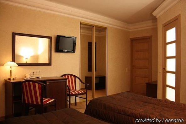 Golden Embankment Hotel Pskov Room photo